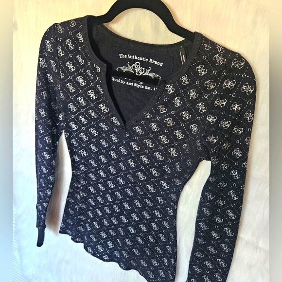 Guess Jeans Classic Logo Print Longsleeve Shirt (NWOT) - Picture 2 of 7